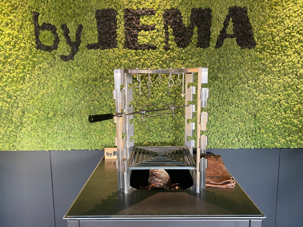 Rotisseri stativ i utställning hos byJEMA