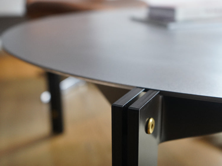 Soffbord i rått stål