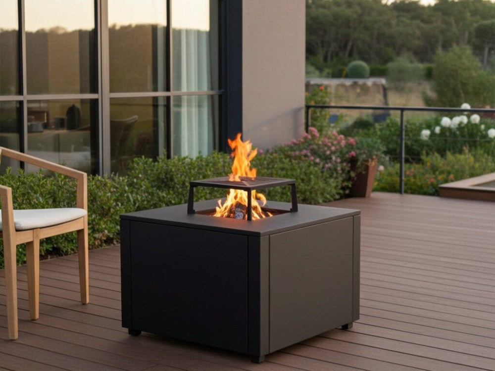 Lägereldsgrill i svartlackerat stål CUBY – 60 × 60 × 40 cm