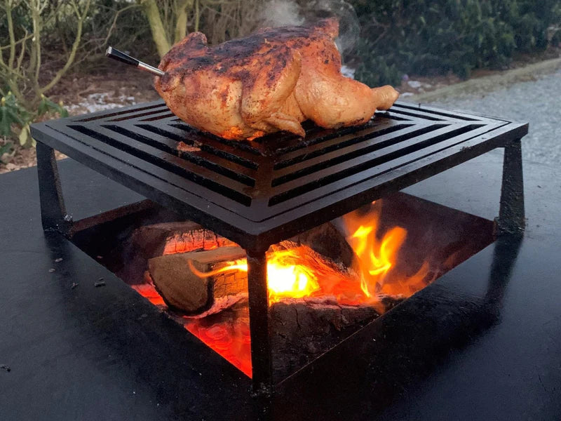 Lägereldsgrill i cortenstål CUBY 80 × 80 × 40 cm
