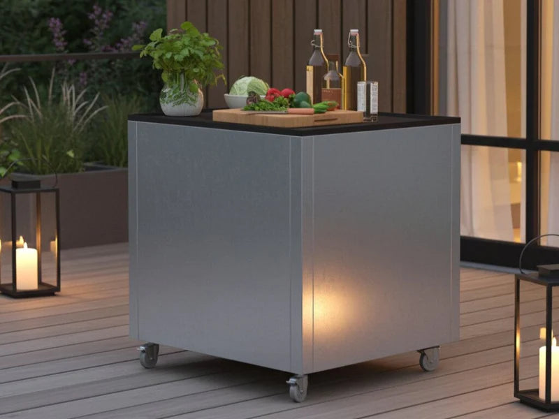 Detalj av CUBY uteköksbord i galvaniserat stål