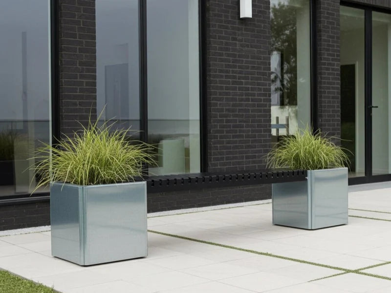 EDGY bänkset i galvaniserat stål med planteringslådor