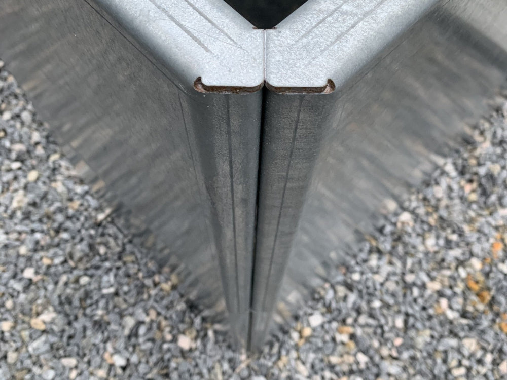 Detalj av dubbelvikt kant på EDGY odlingslåda