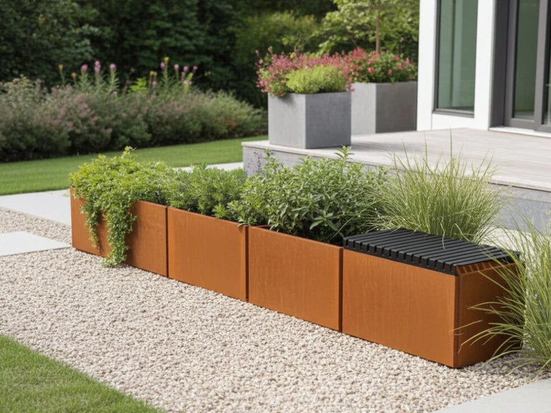 Toppbänk 80 cm i cortenstål som sittplats