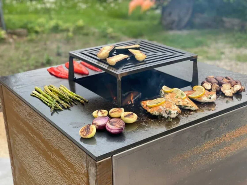 Lägereldsgrill i cortenstål CUBY – 60 × 60 × 40 cm
